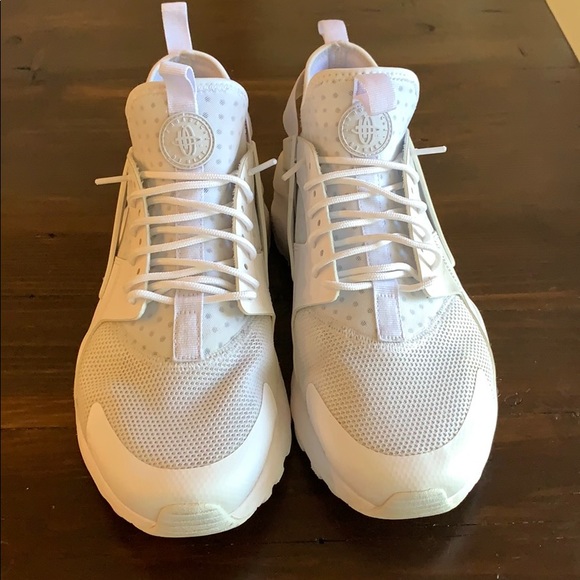 Triple white nike huaraches - Picture 2 of 4